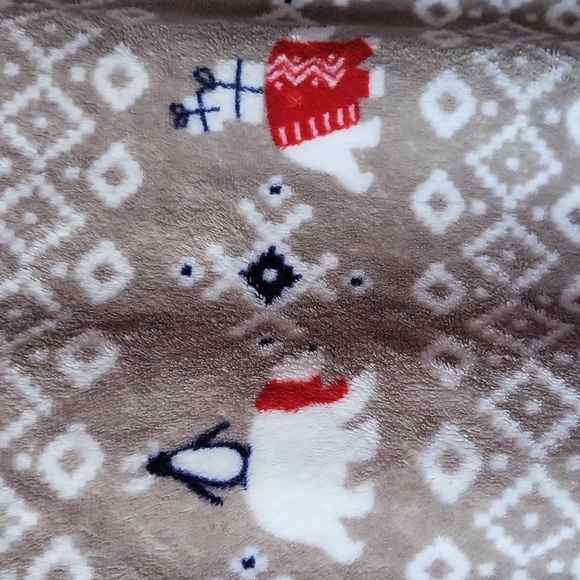 Matching Women's Polarbear Pajamas - Picture 14 of 17